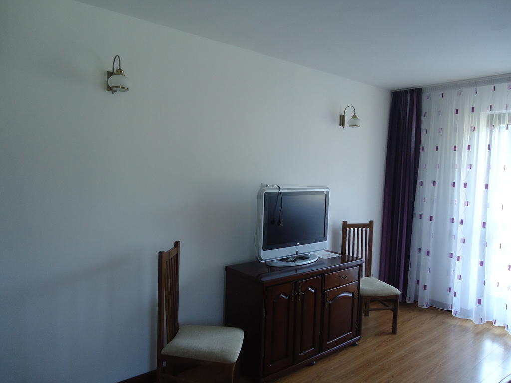 Pensiunea Geona Poiana Teiului Bagian luar foto