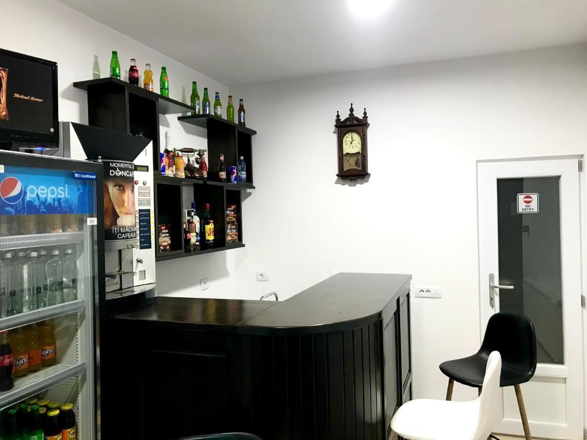 Pensiunea Geona Poiana Teiului Bagian luar foto
